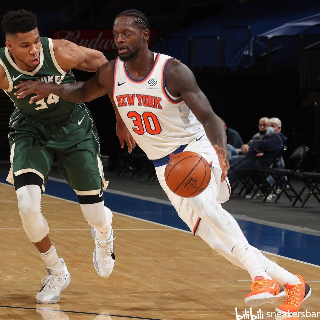 手追逐自己 手追逐自己