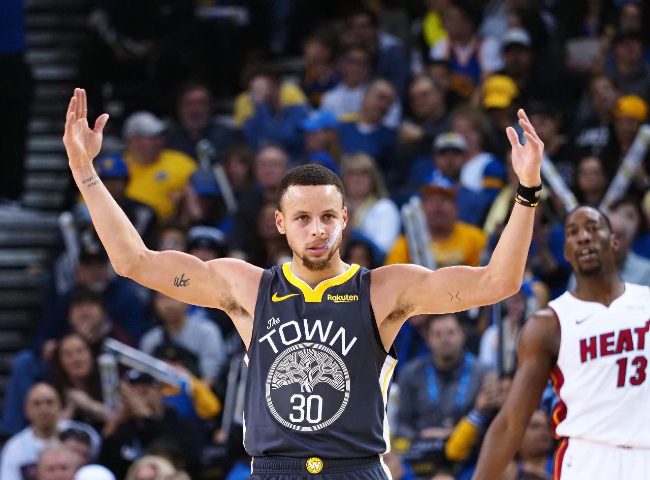 内线战术中 内线战术中